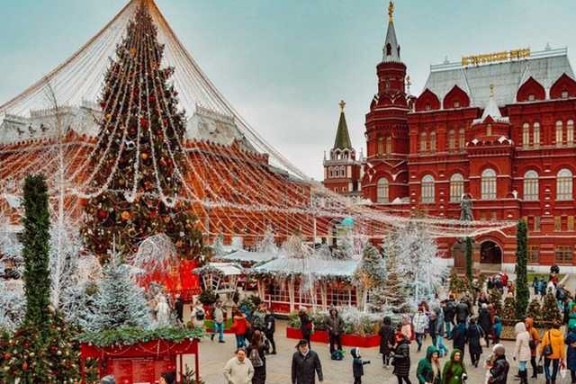 Новорічні та різдвяні ярмарки в Москві у 2021-2022 роках

