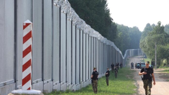 Польща відгородилася від режиму Лукашенка стіною
