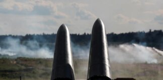 Росія завдала ракетних ударів по селищу під Одесою
