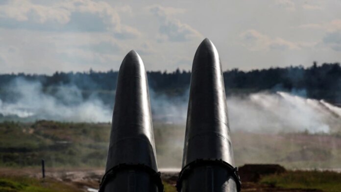 Росія завдала ракетних ударів по селищу під Одесою

