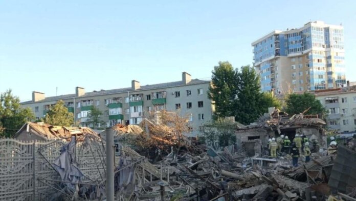 У Білгороді після серії вибухів пошкоджено десятки житлових будинків

