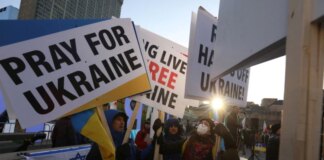 Українська діаспора Канади закликала Трюдо не послаблювати санкції проти Росії
