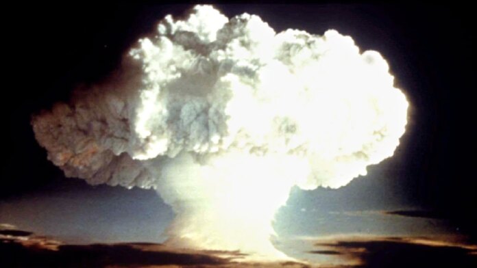 «Ядерна зброя стала козирем потенційно слабких агресорів»
