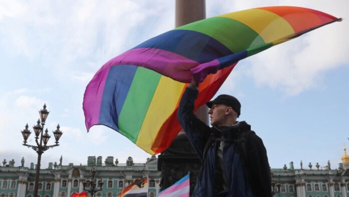 Війна з «внутрішніми ворогами» в Росії торкнулася представників ЛГБТ

